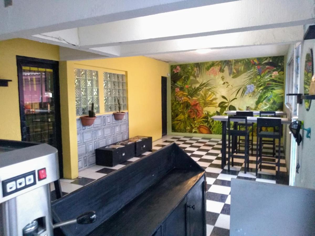 Hostal 50 할라파 외부 사진